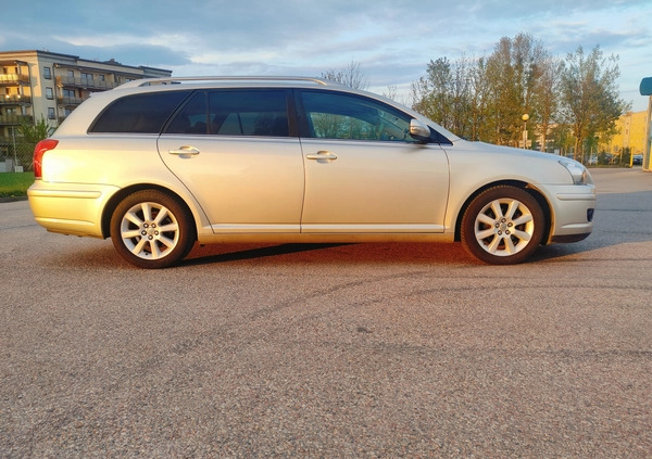Toyota Avensis cena 19900 przebieg: 319000, rok produkcji 2006 z Ełk małe 191